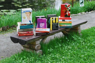 CZYTELNIA W OGRODZIE otwarta dla miłośników przyrody i literatury