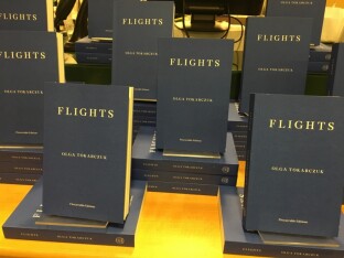 Olga Tokarczuk bliżej Międzynarodowego Bookera